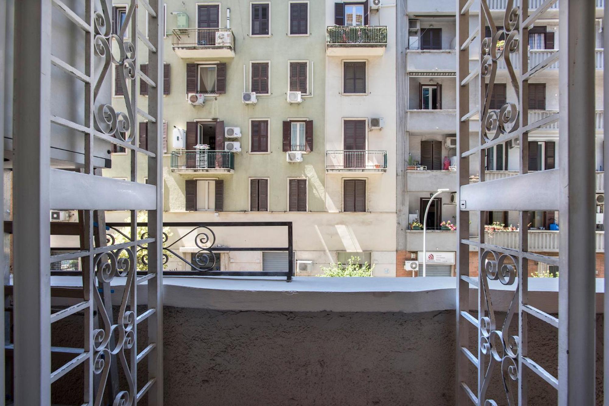 Apartament Appia Luxe - A Poche Fermate Del Centro Rzym Zewnętrze zdjęcie